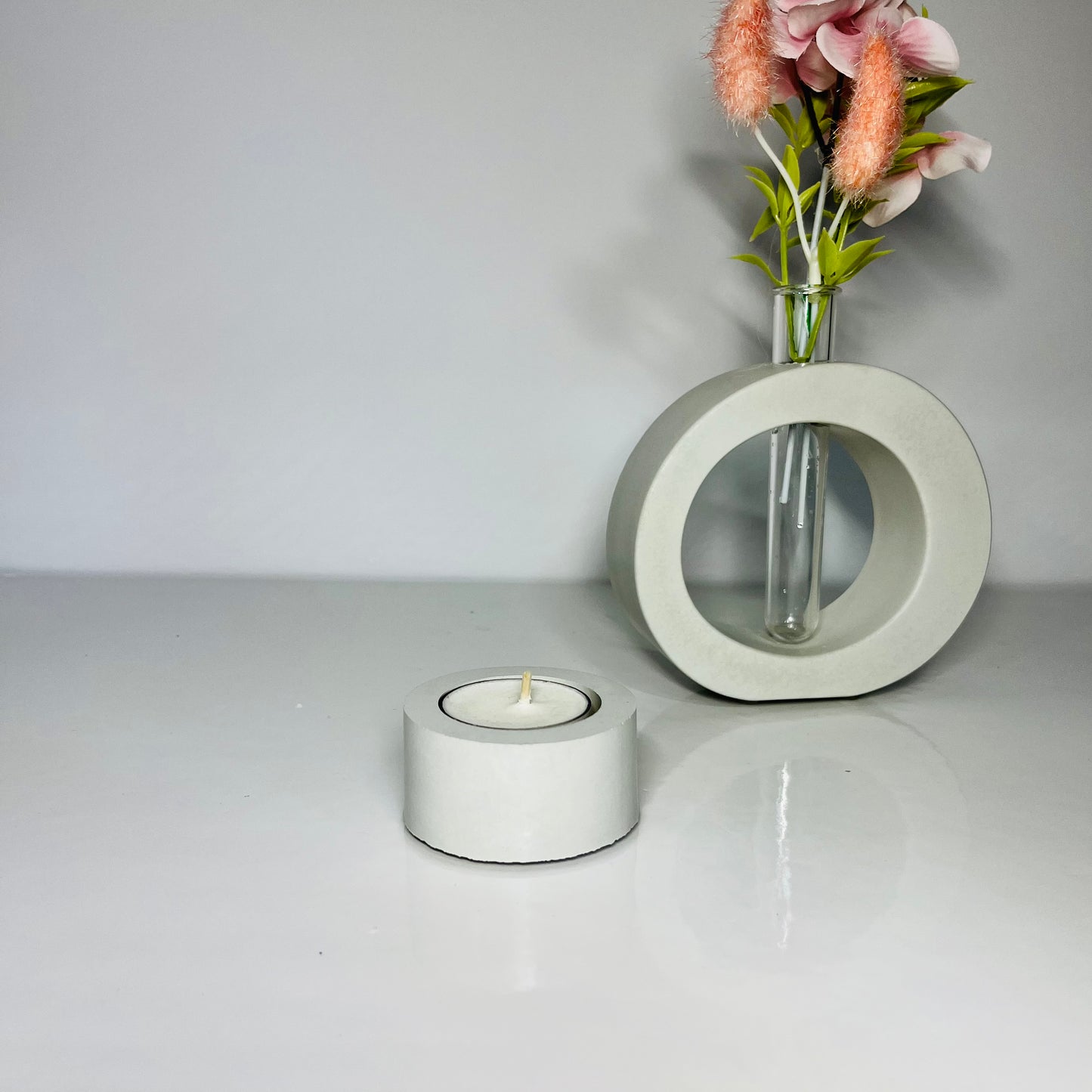 Concrete tea light holder- Classic style