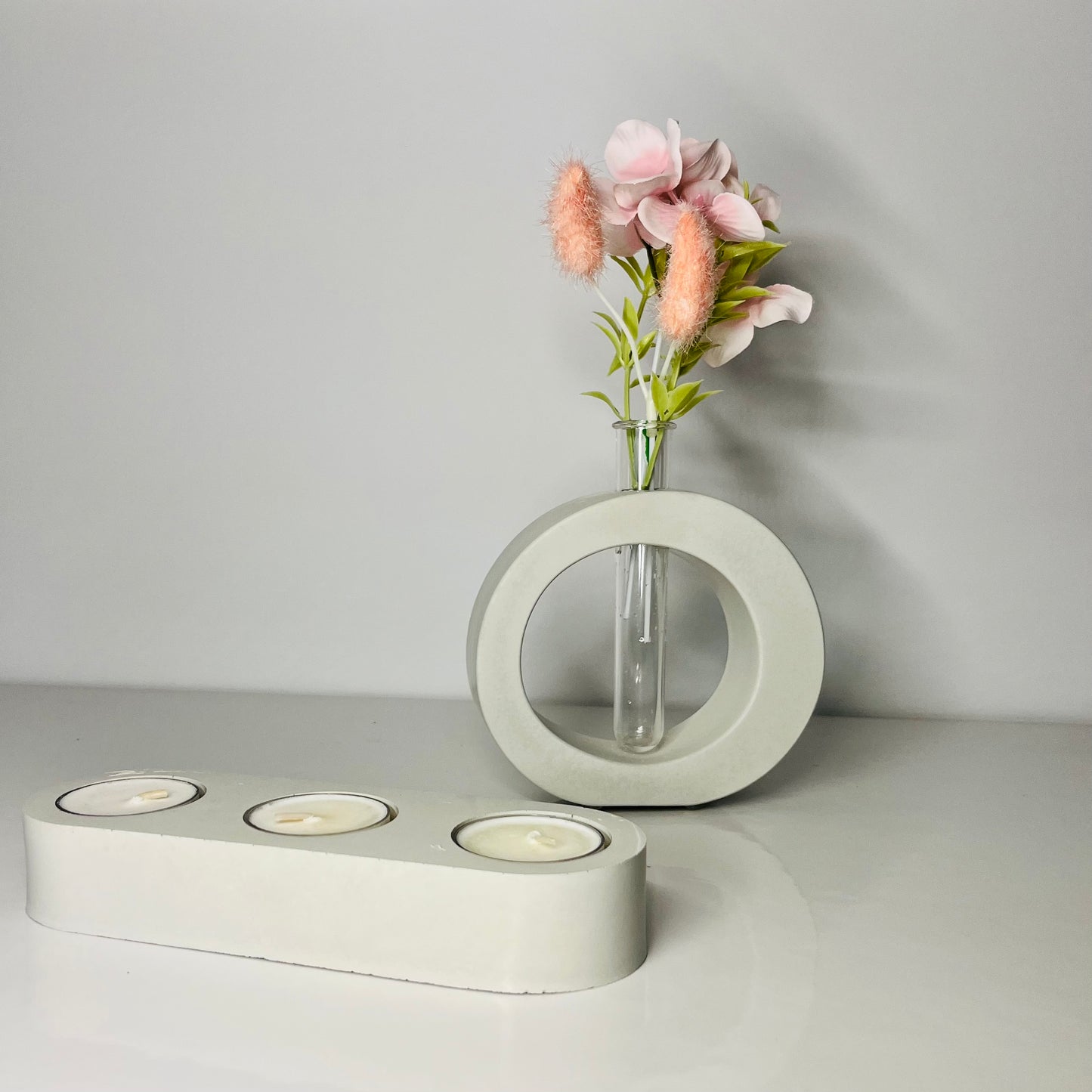 Concrete tea light holder- Classic style