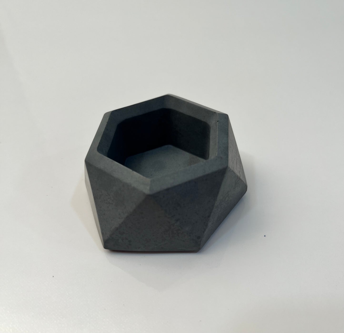 Geometric concrete vessel