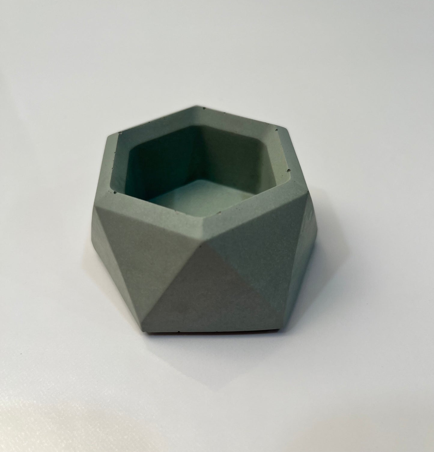 Geometric concrete vessel